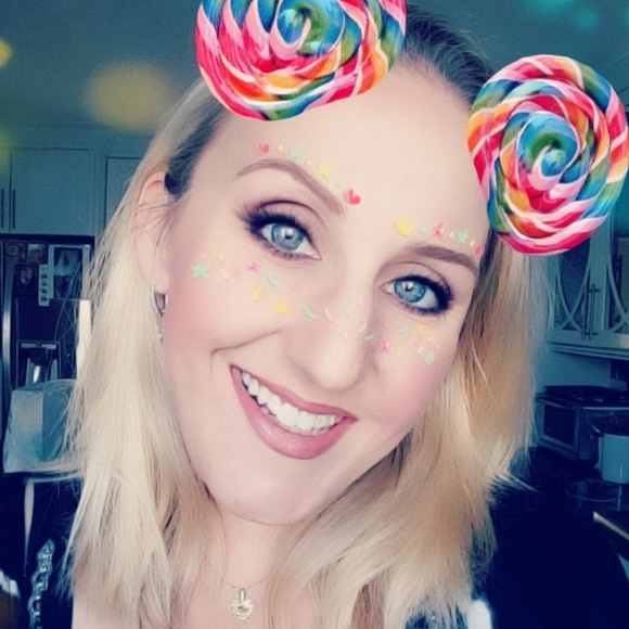 Meet Your Posher, Kristen! - Picture 4 of 5